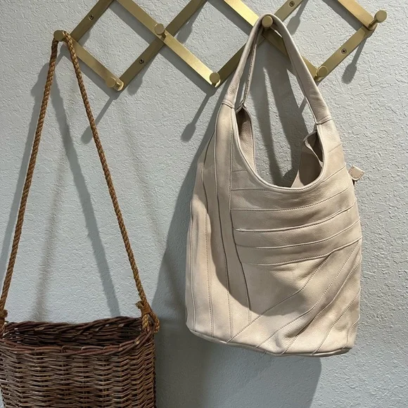 Latico Leathers Kiki Shoulder Bag - Picture 4 of 6